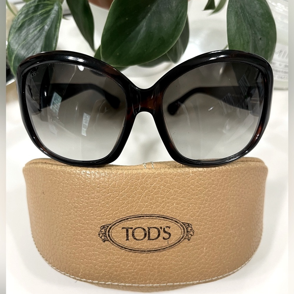 Authentic Tod's Women's Brown Tortoise Shell Sunglasses